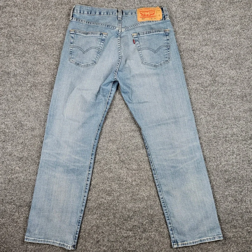 Levi 501 Jeans Men's 30x30(28) Original Fit Button Fly Straight Light Wash Denim